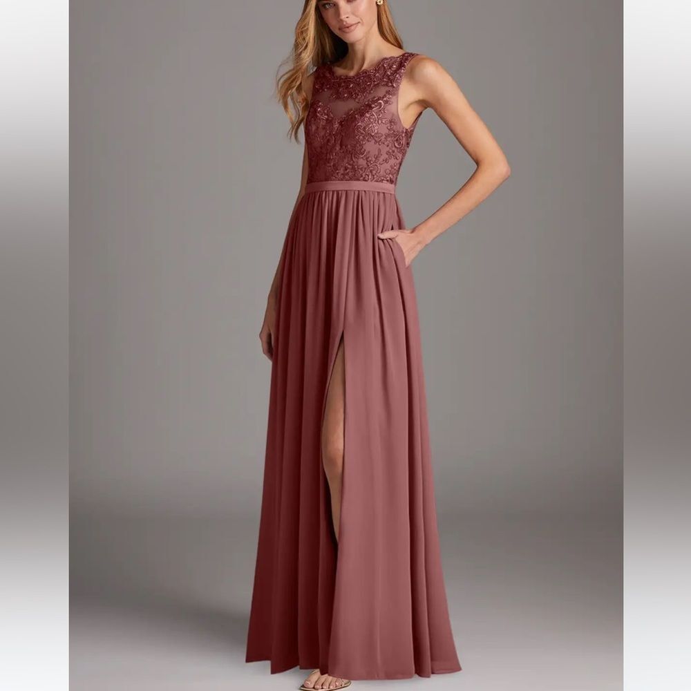 AZAZIE ELLY
Dusty Rose A-Line Lace Scoop Neck Chiffon Dress Size 10/12 NWT in pk